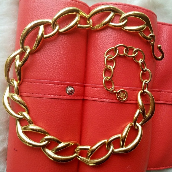 Givenchy Jewelry - Vintage 80s Givenchy Runway Pretzel Chain Choker😍